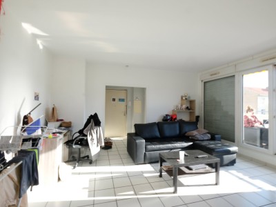 APPARTEMENT T2 A LOUER - ST ETIENNE CENTRE VILLE - 50.35 m2 - 600 € charges comprises par mois