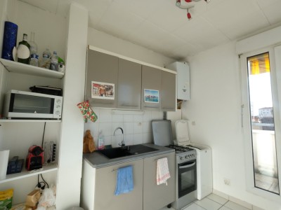 APPARTEMENT T2 A LOUER - ST ETIENNE CENTRE VILLE - 50.35 m2 - 600 € charges comprises par mois