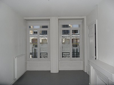 APPARTEMENT T2 A LOUER - ST ETIENNE CENTRE VILLE - 56.32 m2 - 495€ charges comprises par mois