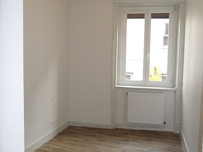 APPARTEMENT T2 A LOUER - ST ETIENNE CENTRE VILLE - 49.11 m2 - 485 &euro; charges comprises par mois