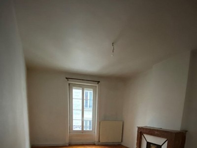 APPARTEMENT T2 A LOUER - ST ETIENNE CENTRE VILLE - 71,46 m2 - 395 € charges comprises par mois