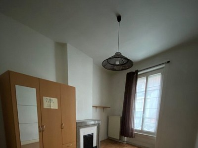 APPARTEMENT T2 A LOUER - ST ETIENNE CENTRE VILLE - 71,46 m2 - 395 € charges comprises par mois