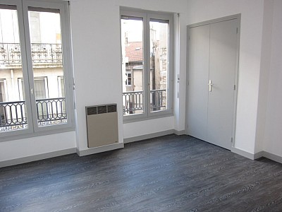 APPARTEMENT T2 A LOUER - ST ETIENNE CENTRE VILLE - 48.28 m2 - 480€ charges comprises par mois