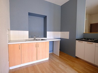 APPARTEMENT T2 A LOUER - ST ETIENNE CENTRE VILLE - 44 m2 - 465�&euro; charges comprises par mois