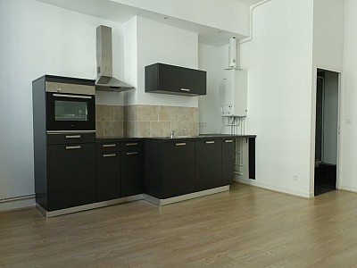 APPARTEMENT T2 A LOUER - ST ETIENNE CENTRE VILLE - 47.26 m2 - 530 € charges comprises par mois