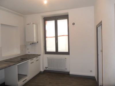 APPARTEMENT T2 A LOUER - ST ETIENNE CENTRE VILLE - 47.87 m2 - 450€ charges comprises par mois