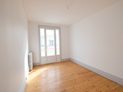 APPARTEMENT T2 A LOUER - ST ETIENNE FACULTE / CENTRE DEUX - 35 m2 - 480€ charges comprises par mois