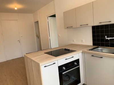 APPARTEMENT T2 A LOUER - ST ETIENNE FACULTE / CENTRE DEUX - 34 m2 - 485 € charges comprises par mois