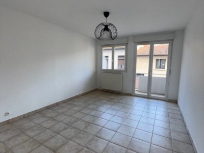 APPARTEMENT T2 A LOUER - ST ETIENNE FACULTE / CENTRE DEUX - 47.26 m2 - 660�&euro; charges comprises par mois