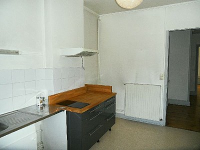APPARTEMENT T2 A LOUER - ST ETIENNE FACULTE / CENTRE DEUX - 63.58 m2 - 470€ charges comprises par mois