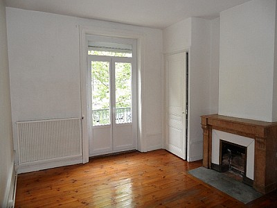 APPARTEMENT T2 A LOUER - ST ETIENNE FAURIEL - 43.43 m2 - 410€ charges comprises par mois