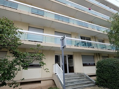APPARTEMENT T2 A LOUER - ST ETIENNE FAURIEL - 48 m2 - 515€ charges comprises par mois