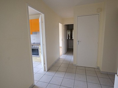 APPARTEMENT T2 A LOUER - ST ETIENNE FAURIEL - 48 m2 - 515€ charges comprises par mois