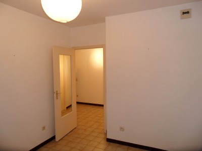 APPARTEMENT T2 A LOUER - ST ETIENNE FAURIEL - 43 m2 - 450 € charges comprises par mois