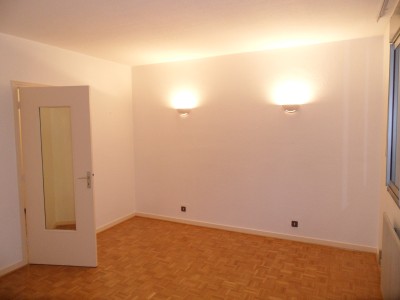 APPARTEMENT T2 A LOUER - ST ETIENNE FAURIEL - 43 m2 - 450 € charges comprises par mois