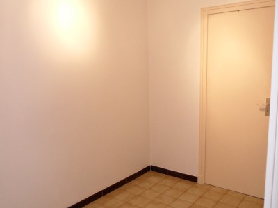 APPARTEMENT T2 A LOUER - ST ETIENNE FAURIEL - 43 m2 - 450 € charges comprises par mois