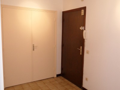 APPARTEMENT T2 A LOUER - ST ETIENNE FAURIEL - 43 m2 - 450 € charges comprises par mois