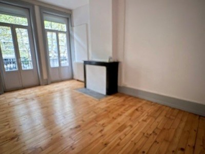 APPARTEMENT T2 A LOUER - ST ETIENNE FAURIEL - 58.67 m2 - 480 &euro; charges comprises par mois