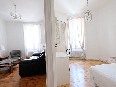 APPARTEMENT T2 A LOUER - ST ETIENNE FAURIEL - 50 m2 - 470�&euro; charges comprises par mois