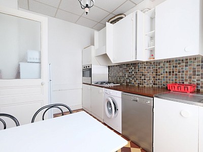 APPARTEMENT T2 A LOUER - ST ETIENNE FAURIEL - 50 m2 - 470�&euro; charges comprises par mois