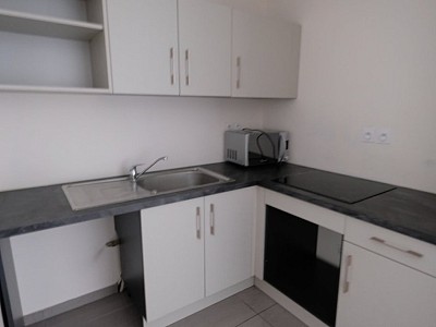 APPARTEMENT T2 A LOUER - ST ETIENNE FAURIEL - 59.78 m2 - 650 € charges comprises par mois