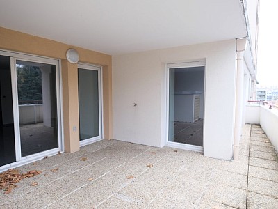 APPARTEMENT T2 A LOUER - ST ETIENNE FAURIEL - 59.78 m2 - 650 € charges comprises par mois