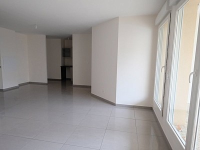 APPARTEMENT T2 A LOUER - ST ETIENNE FAURIEL - 59.78 m2 - 650 € charges comprises par mois