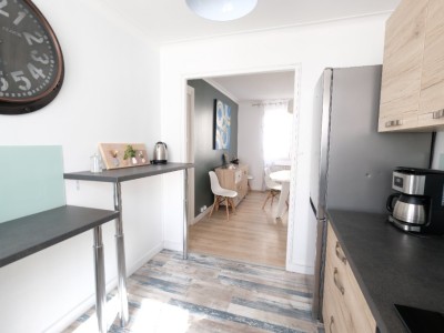 T2 MEUBLE A LOUER - ST ETIENNE FAURIEL - 45.39 m2 - 570 € charges comprises par mois