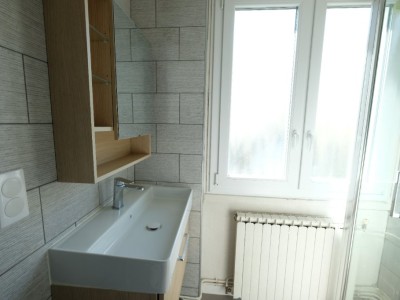 T2 MEUBLE A LOUER - ST ETIENNE FAURIEL - 45.39 m2 - 570 € charges comprises par mois