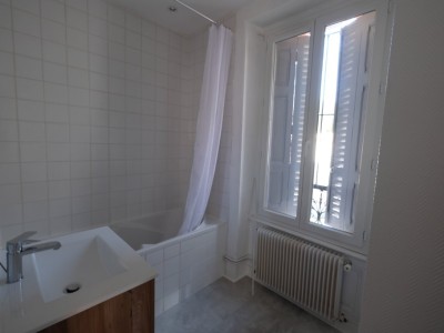 APPARTEMENT T2 A LOUER - ST ETIENNE FAURIEL - 68 m2 - 545€ charges comprises par mois