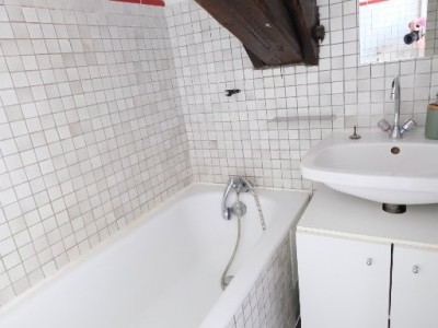 APPARTEMENT T2 A LOUER - ST ETIENNE FAURIEL - 25.66 m2 - 348€ charges comprises par mois
