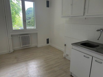 APPARTEMENT T2 A LOUER - ST ETIENNE FAURIEL - 46.94 m2 - 560 &euro; charges comprises par mois