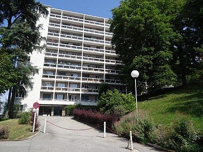 APPARTEMENT T2 A LOUER - ST ETIENNE FAURIEL - 46.9 m2 - 550€ charges comprises par mois