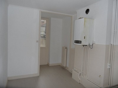 APPARTEMENT T2 A LOUER - ST ETIENNE HOTEL DE VILLE - 66,85 m2 - 395 € charges comprises par mois
