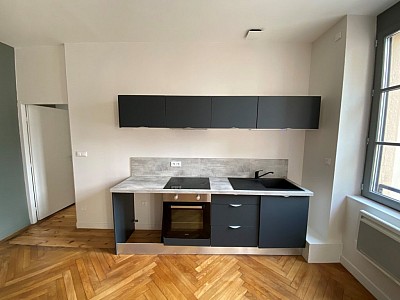 APPARTEMENT T2 A LOUER - ST ETIENNE HYPER CENTRE - 47.34 m2 - 500€ charges comprises par mois
