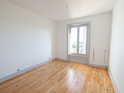 APPARTEMENT T2 A LOUER - ST ETIENNE MONTPLAISIR - 56.79 m2 - 440 € charges comprises par mois