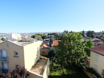APPARTEMENT T2 A LOUER - ST ETIENNE MONTPLAISIR - 56.79 m2 - 440 € charges comprises par mois