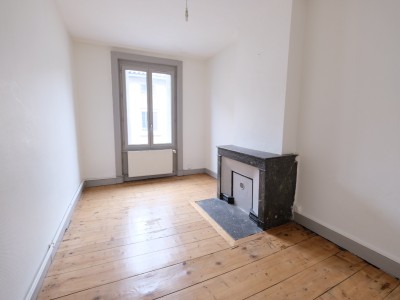 APPARTEMENT T2 A LOUER - ST ETIENNE PLACE ANATOLE FRANCE - 49.23 m2 - 440 € charges comprises par mois