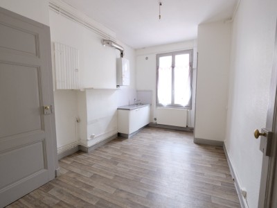 APPARTEMENT T2 A LOUER - ST ETIENNE PLACE ANATOLE FRANCE - 49.23 m2 - 440 € charges comprises par mois