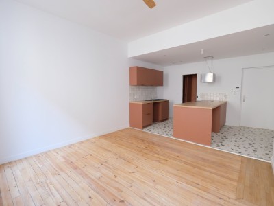 APPARTEMENT T2 A LOUER - ST ETIENNE PLACE DORIAN - 46.52 m2 - 550 &euro; charges comprises par mois