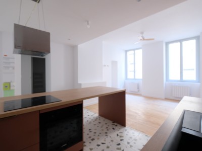 APPARTEMENT T2 A LOUER - ST ETIENNE PLACE DORIAN - 46.52 m2 - 550 &euro; charges comprises par mois