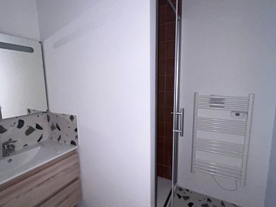 APPARTEMENT T2 A LOUER - ST ETIENNE PLACE DORIAN - 46.52 m2 - 550 &euro; charges comprises par mois