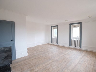 APPARTEMENT T2 A LOUER - ST ETIENNE PLACE GRENETTE - 80.41 m2 - 495€ charges comprises par mois