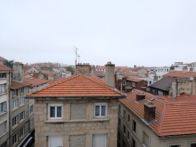 APPARTEMENT T2 A LOUER - ST ETIENNE PLACE GRENETTE - 80.41 m2 - 495€ charges comprises par mois