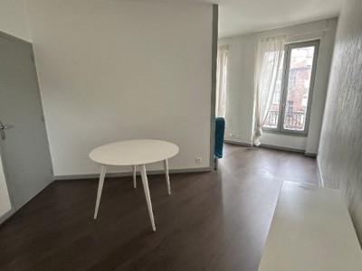 APPARTEMENT T2 A LOUER - ST ETIENNE PLACE GRENETTE - 50.72 m2 - 490€ charges comprises par mois