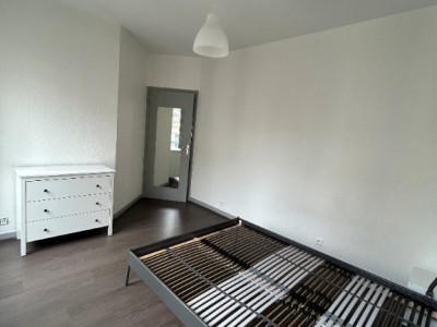 APPARTEMENT T2 A LOUER - ST ETIENNE PLACE GRENETTE - 50.72 m2 - 490€ charges comprises par mois