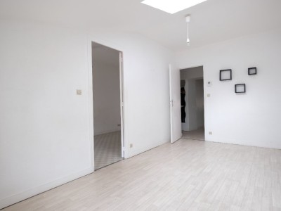 APPARTEMENT T2 A LOUER - ST ETIENNE PLACE HOTEL DE VILLE - 45.4 m2 - 370�&euro; charges comprises par mois