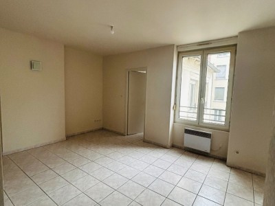 APPARTEMENT T2 A LOUER - ST ETIENNE PREFECTURE - 40.32 m2 - 395�&euro; charges comprises par mois