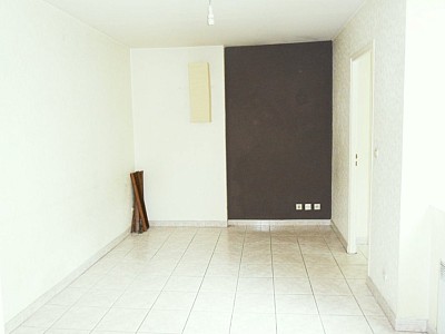 APPARTEMENT T2 A LOUER - ST ETIENNE PREFECTURE - 40 m2 - 400 &euro; charges comprises par mois
