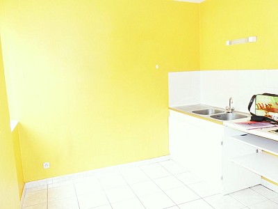 APPARTEMENT T2 A LOUER - ST ETIENNE PREFECTURE - 40 m2 - 400 &euro; charges comprises par mois